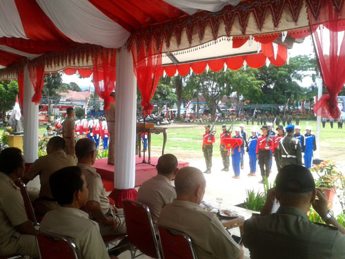 Nampak Kesiapan Anggota Paskibraka Kotamobagu Saat Gladi di Lapangan Boki Hotinimbang Kotamobagu.